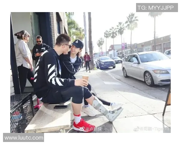 周鹏：从青涩少年到篮球巨星的奋斗历程与荣耀时刻